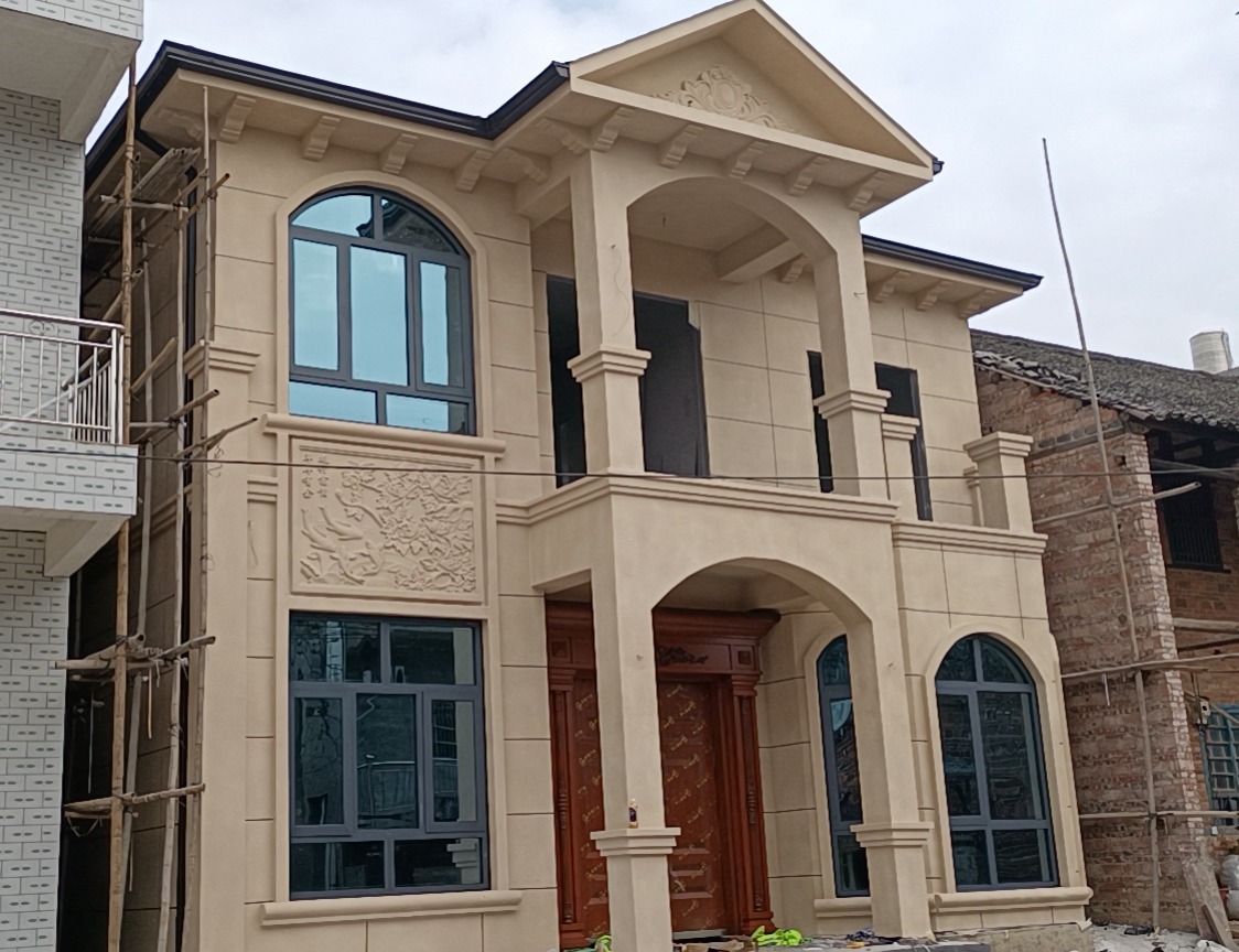 輕鋼房屋的屋頂是否適用于安裝太陽能熱水器？