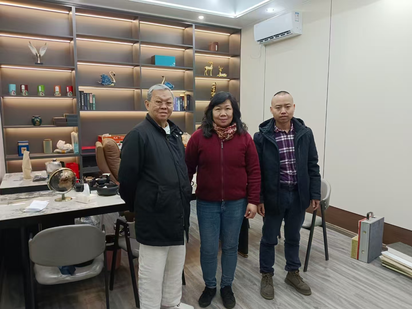 法國友人來睿婕實地考察談合作 法國友人來睿婕實地考察談合作